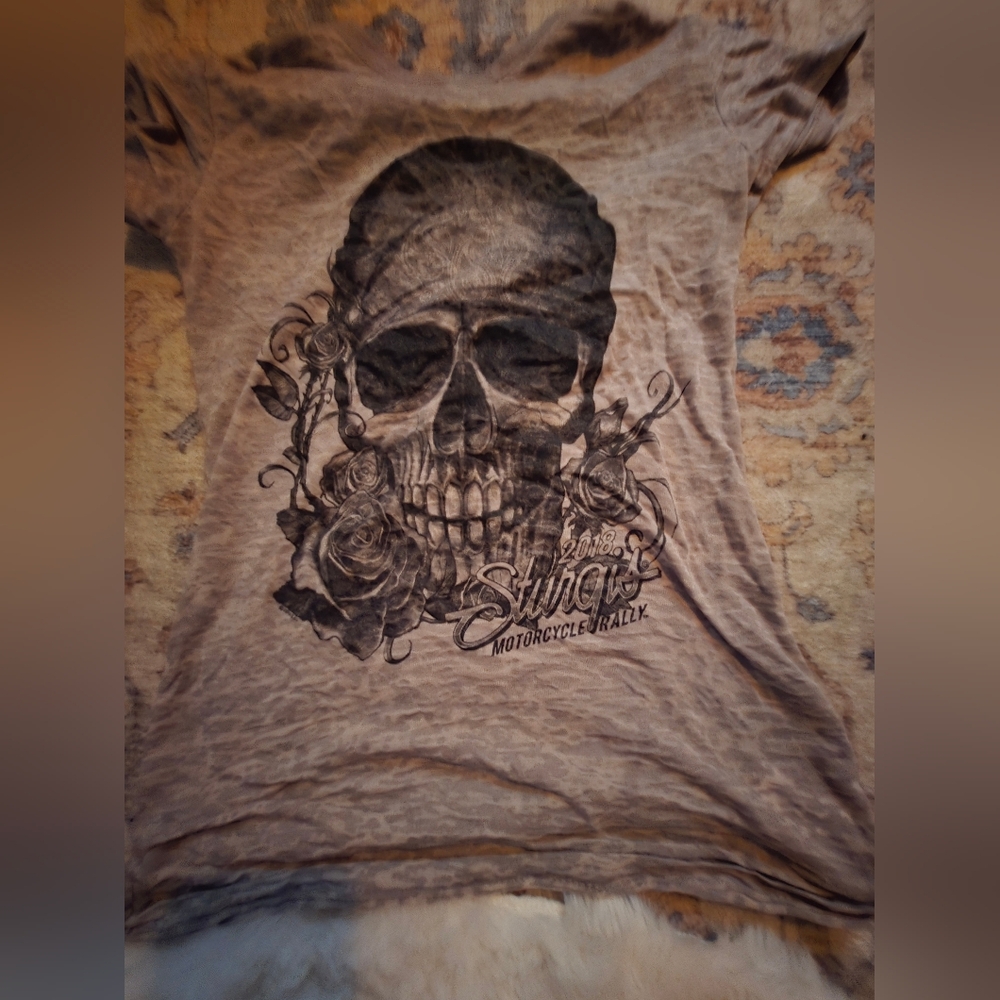 Edgy Skull Graphic T-Shirt